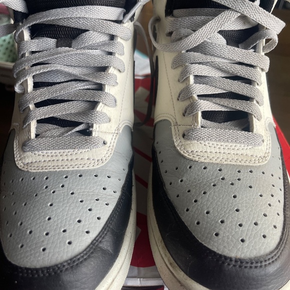 Men’s size 10.5 (10 1/2) Nike Court visions. - Picture 2 of 4